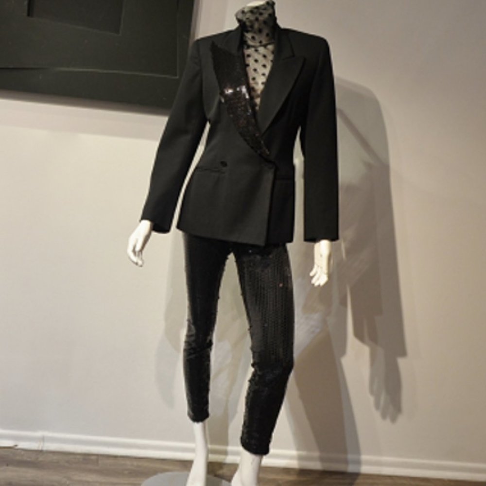 Black Gab w Piqued Sequin Lapel Hourglass Blazer - Picture 3 of 6